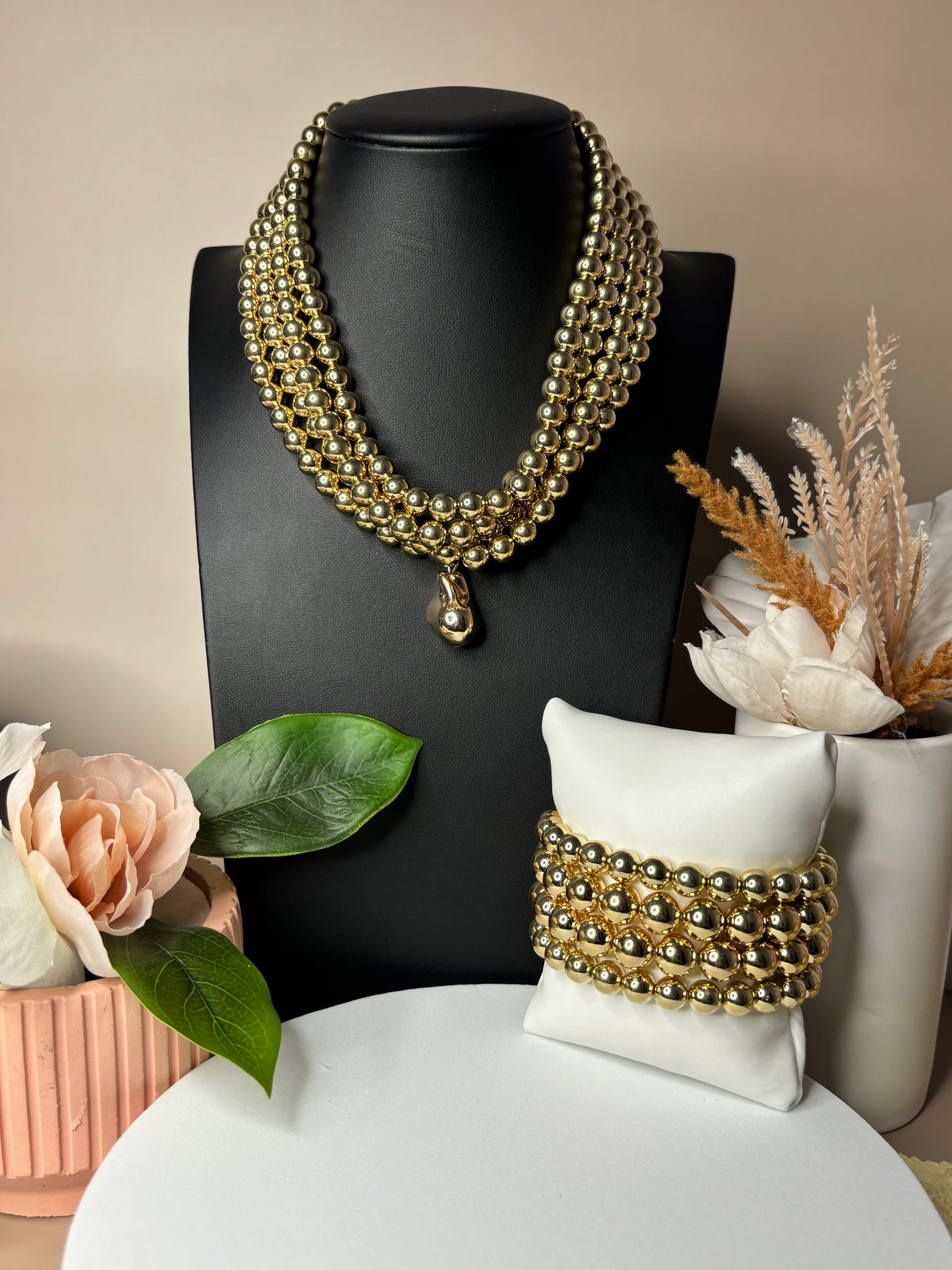 Promenade Perfection Set - Necklace and bracelets in beads - Necklace and bracelet set - Gold and Silver