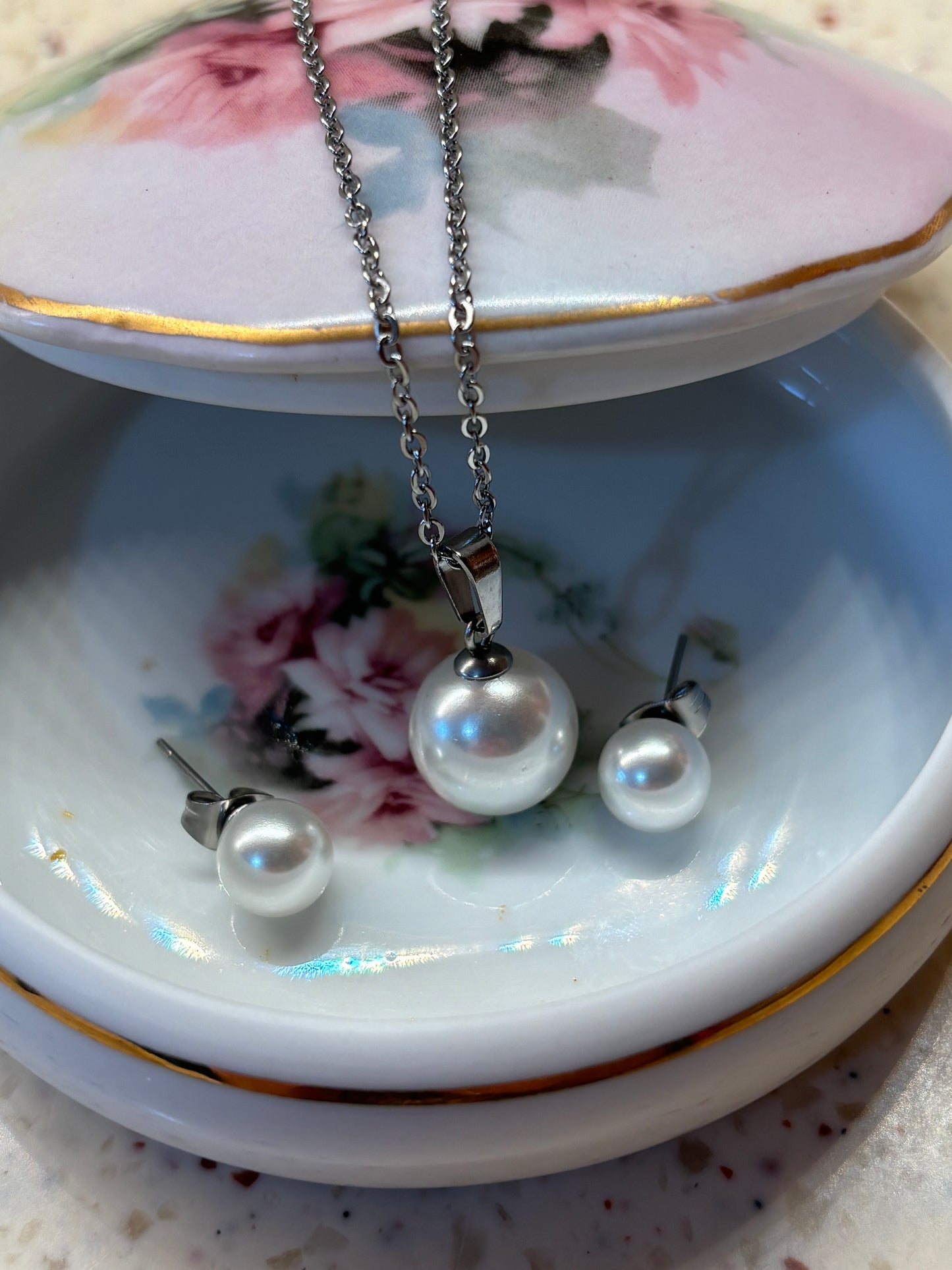Zoritsa Set - Pearl - Set includes Earrings and Necklace - Gold and Silver