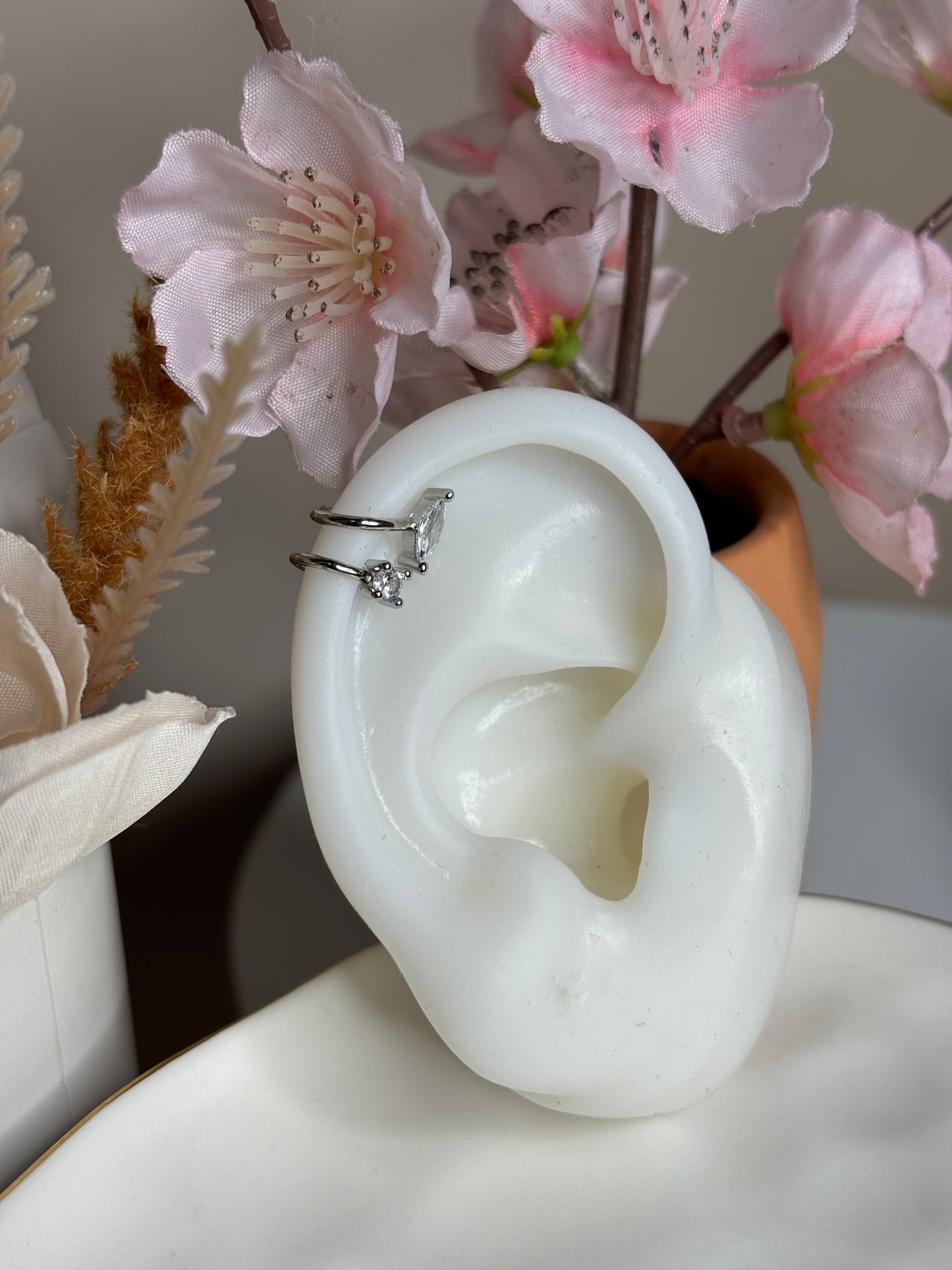 Elegant Ear Cuff - Double line with crystal - Silver - 1 Piece