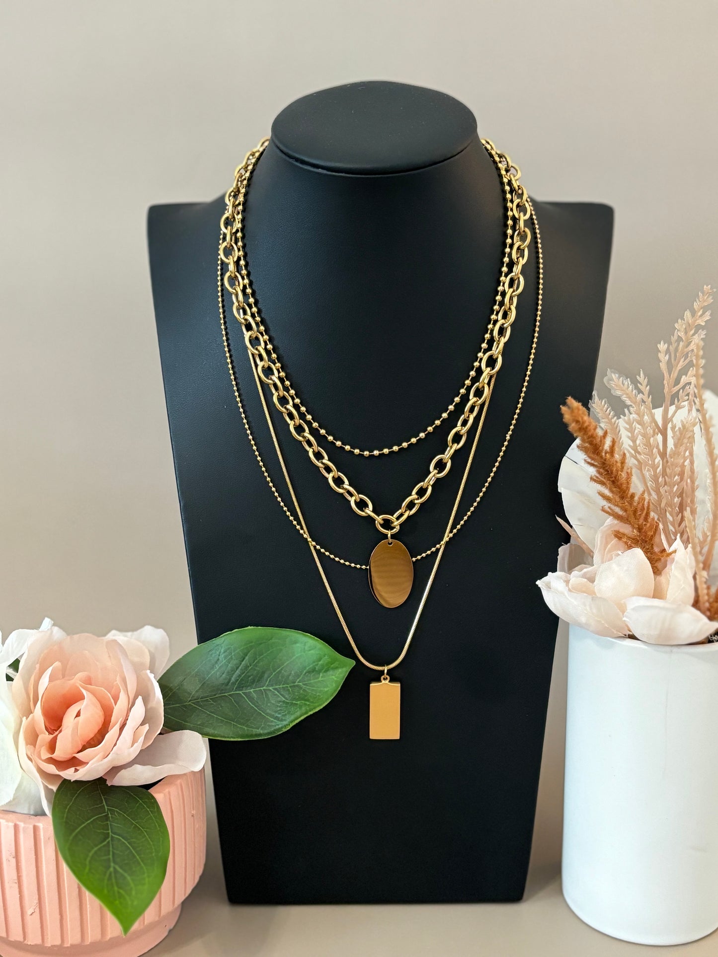 Antique Vogue Necklace