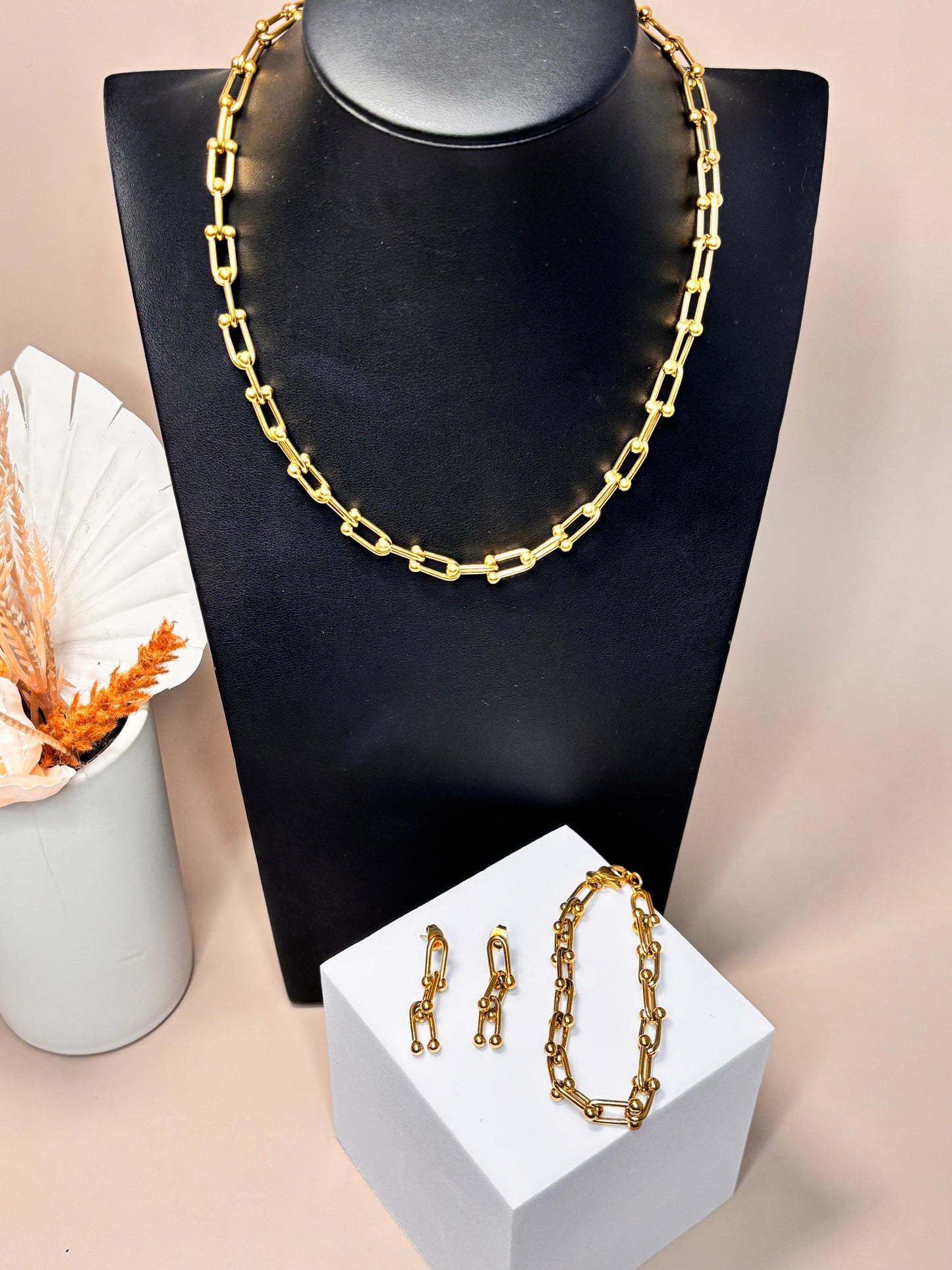Graduated Link Set - Link - Set includes bracelet, earrings and necklace - Gold