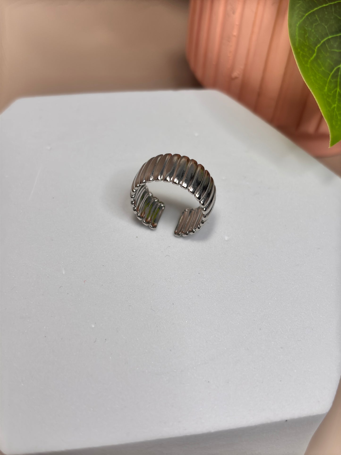 Linear Bliss Ring