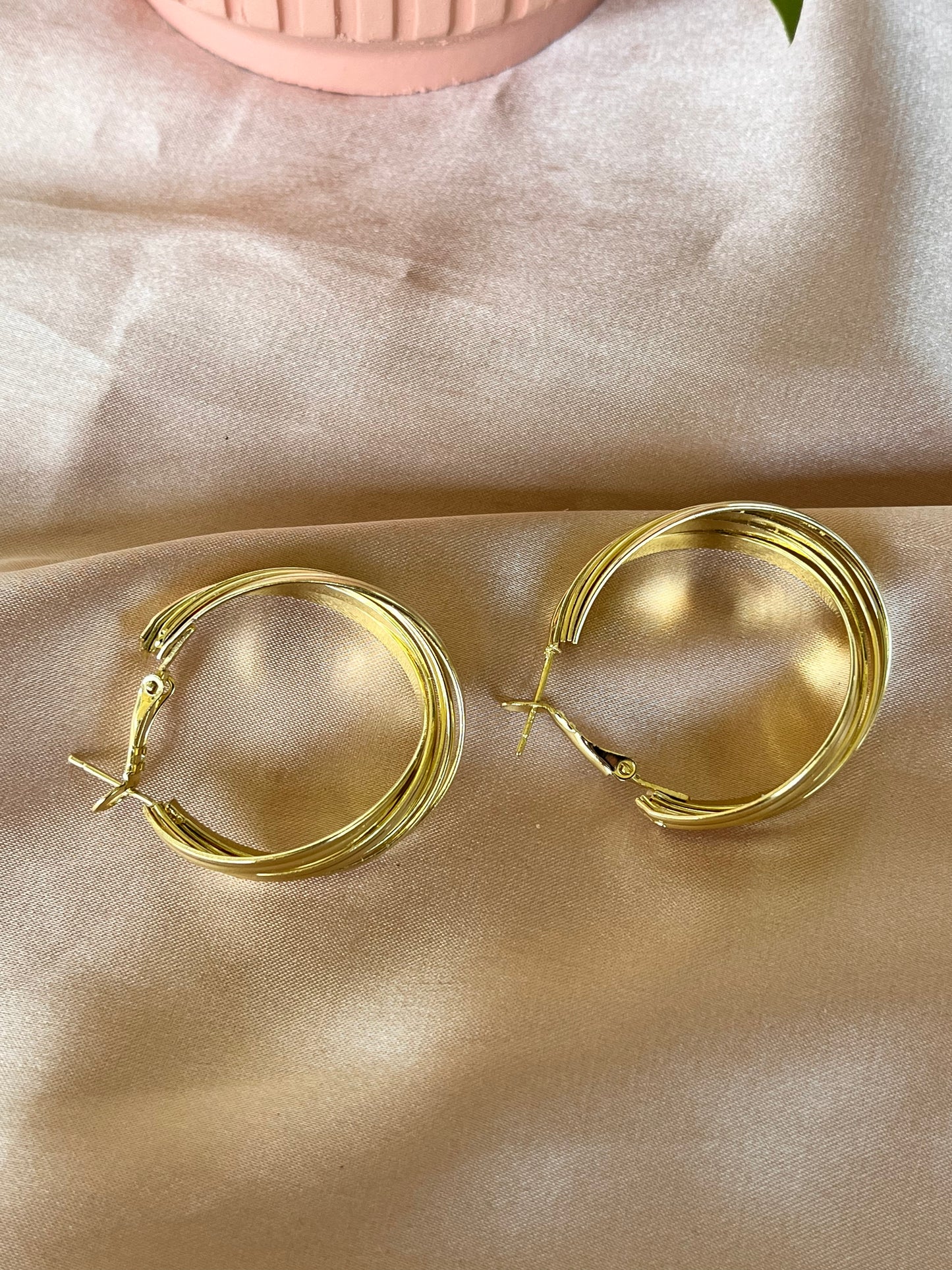 Nadia Earrings - Round Shape - Alloy - Gold