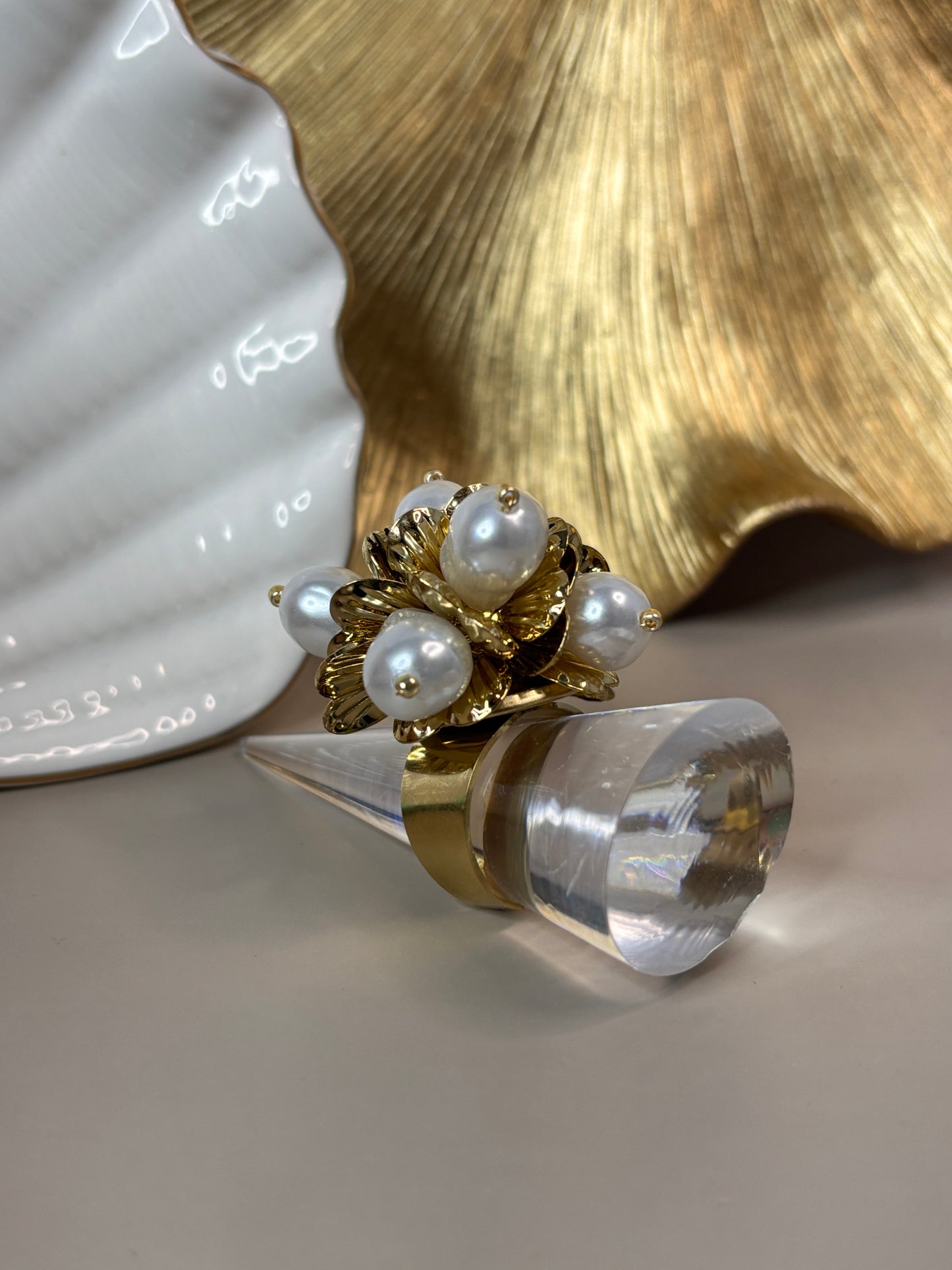 Flor Ring - Stainless Steel, 18K gold plated - Gold and pearl - Adjustable