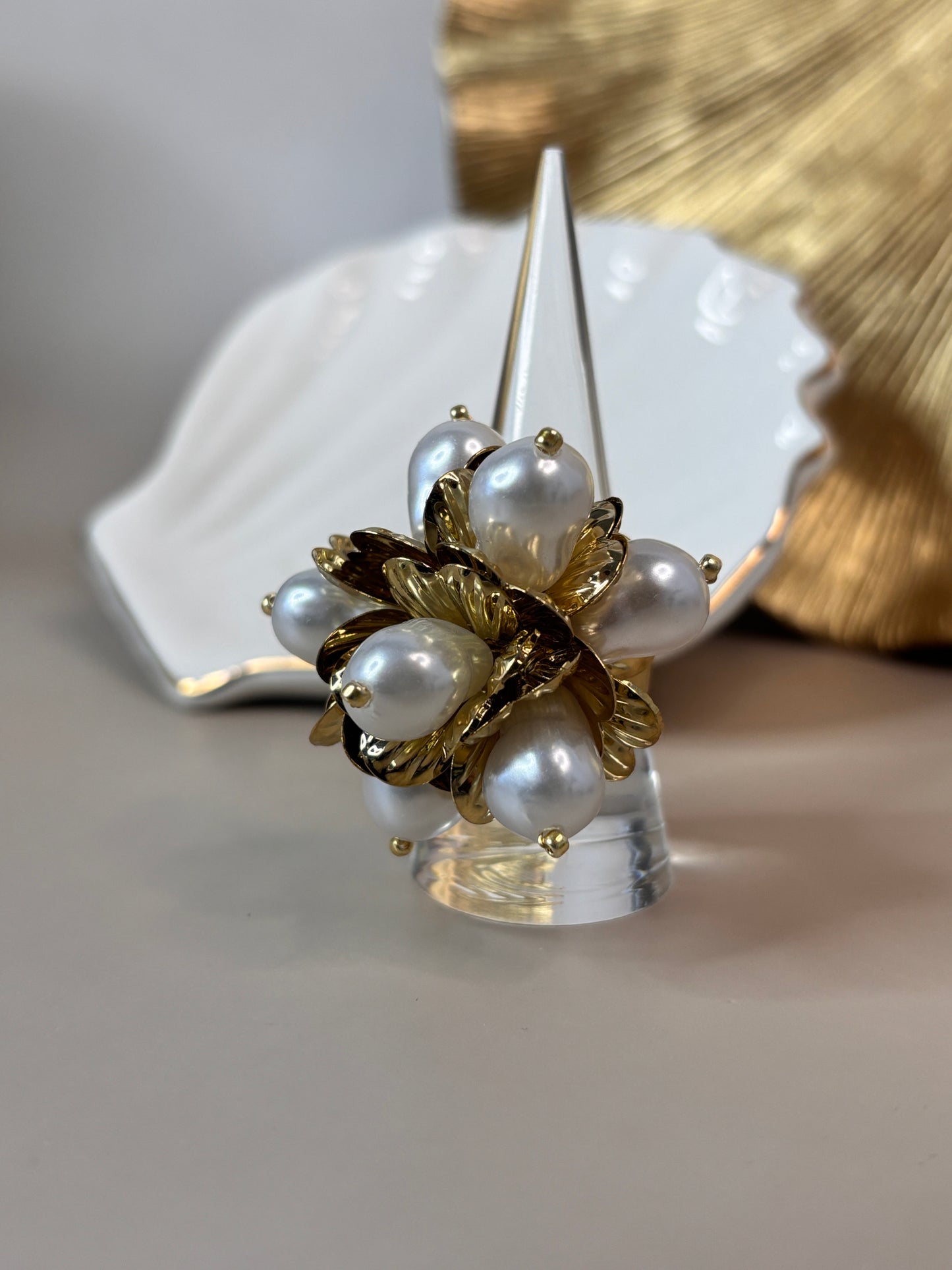 Flor Ring - Stainless Steel, 18K gold plated - Gold and pearl - Adjustable
