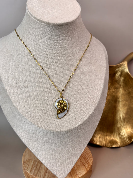 Caracol de Mar Necklace - Gold - Stainless Steel