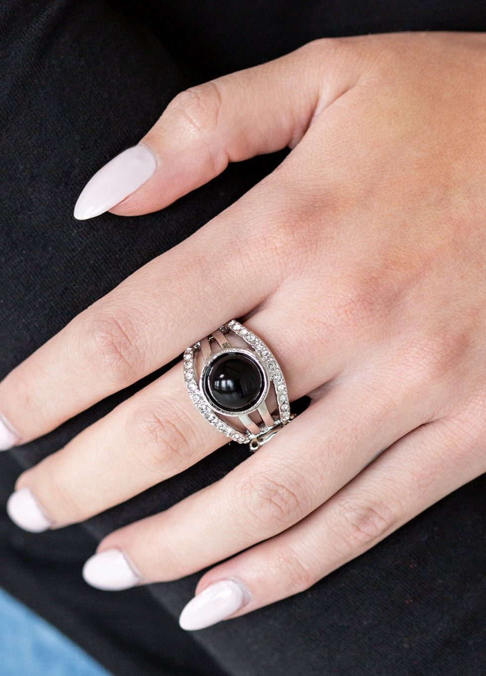 A Big Break - Black Ring (FJ)