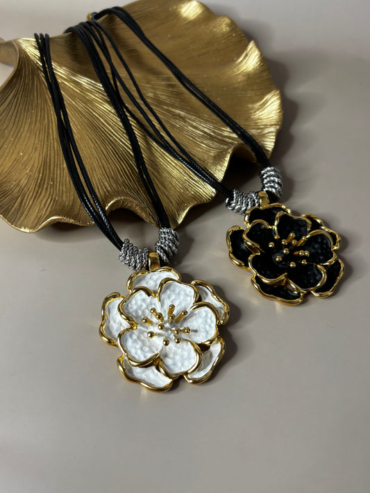 Petunia Necklace - Stainless Steel and 18K Gold Plated - Black or White