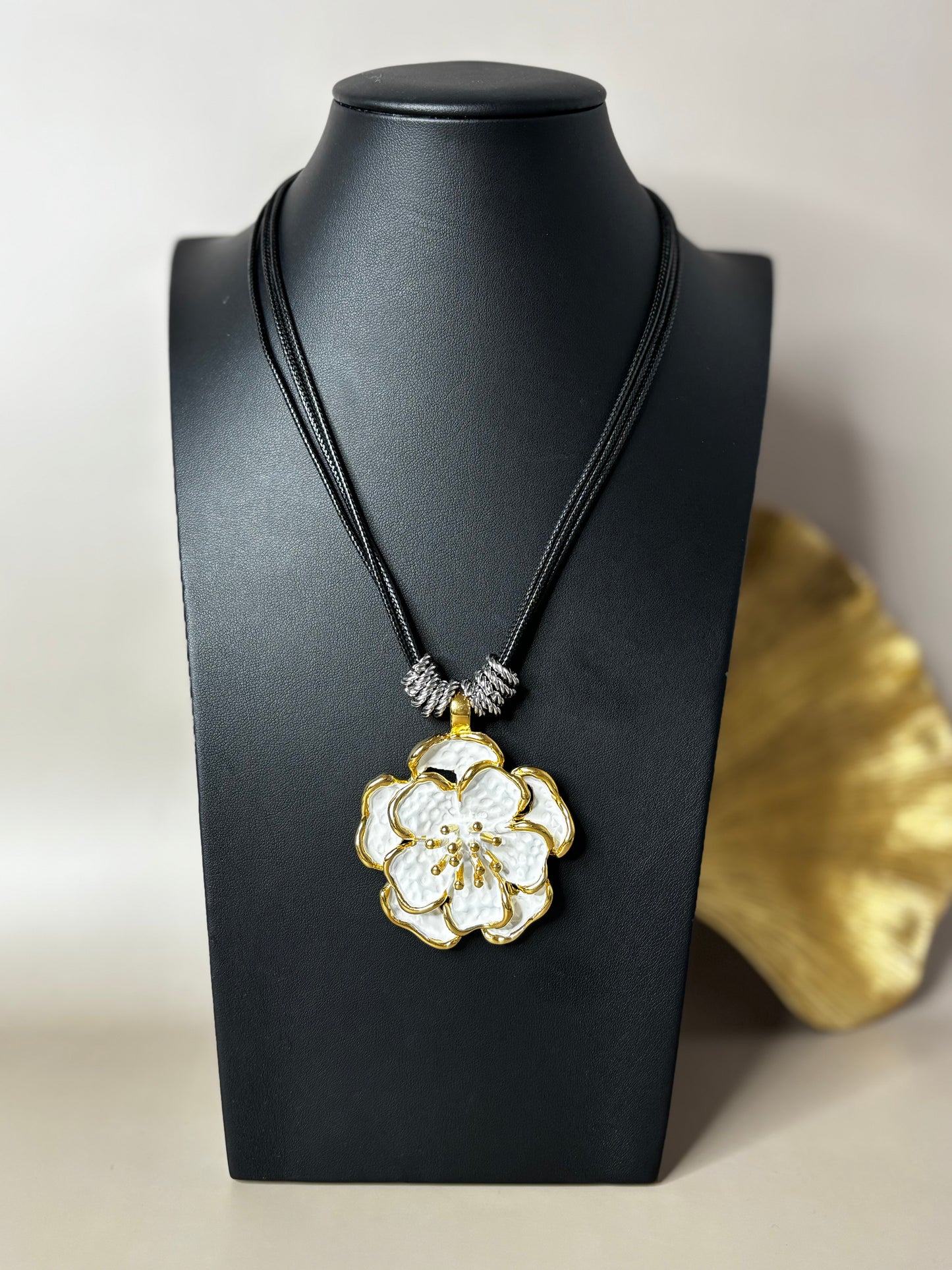 Petunia Necklace - Stainless Steel and 18K Gold Plated - Black or White