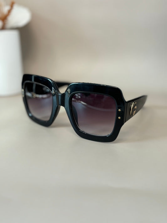 Chic Mirage Sunglasses - Giant Frame - Black