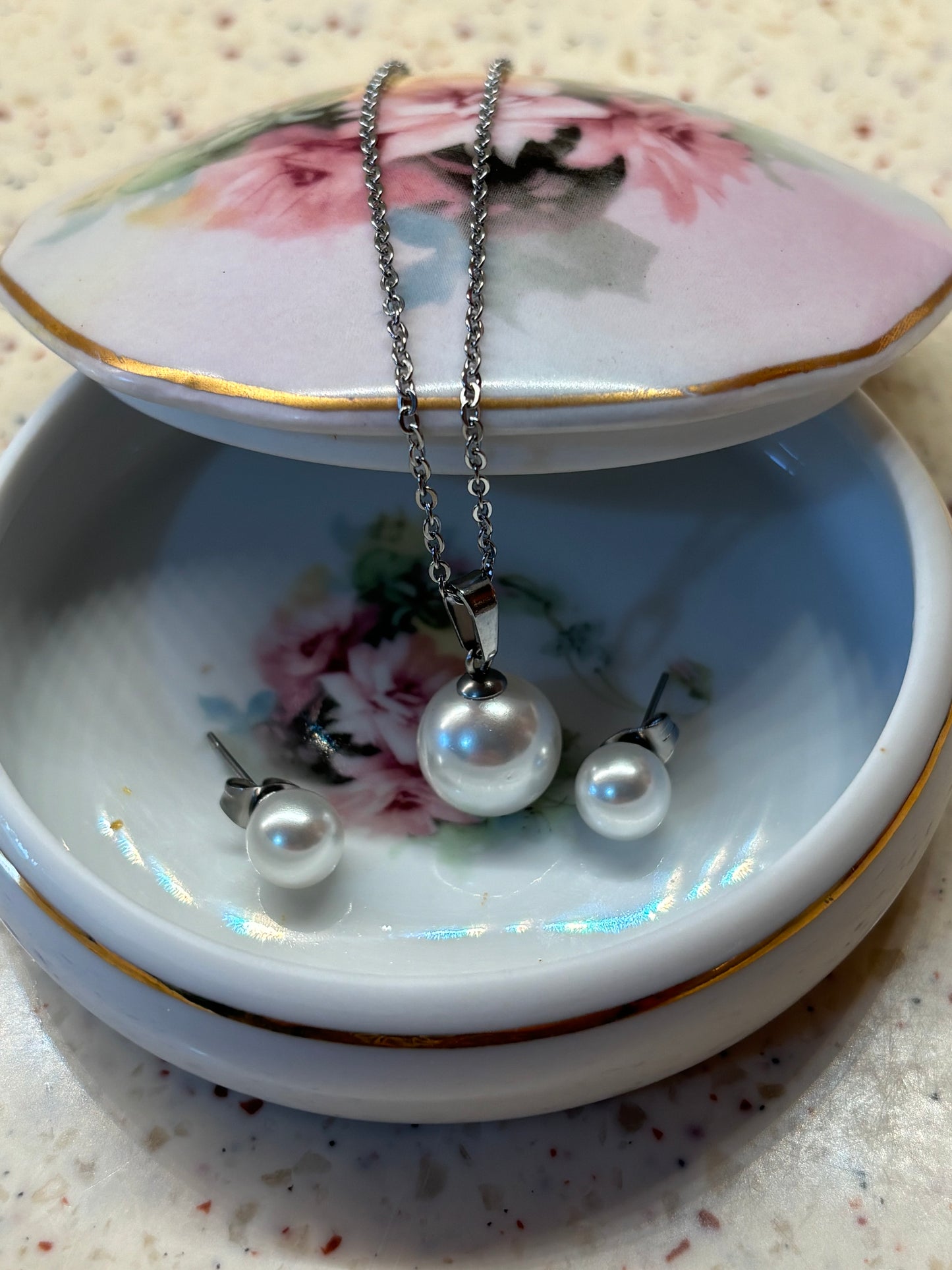 Zoritsa Set - Pearl - Set includes Earrings and Necklace - Gold and Silver