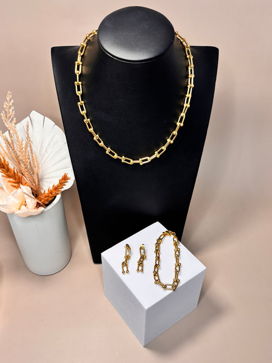 Graduated Link Set - Link - Set includes bracelet, earrings and necklace - Gold