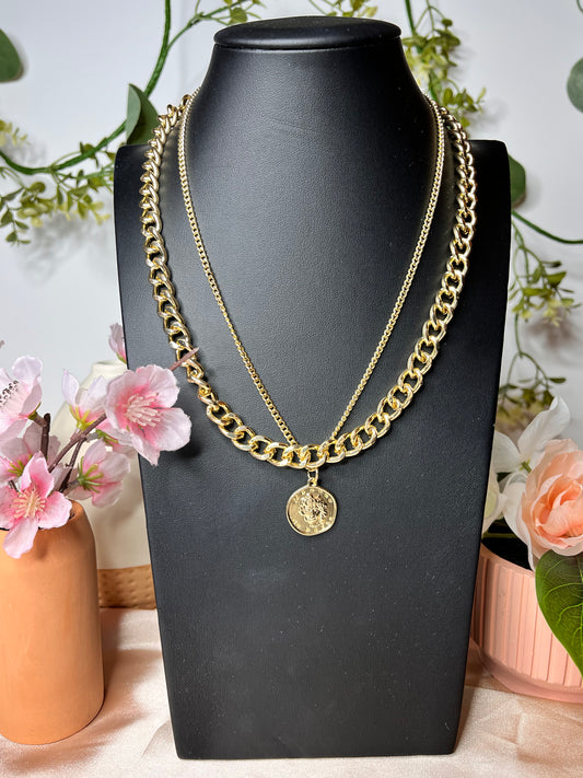 Grand Meme 2-layer silver alloy chain necklace.