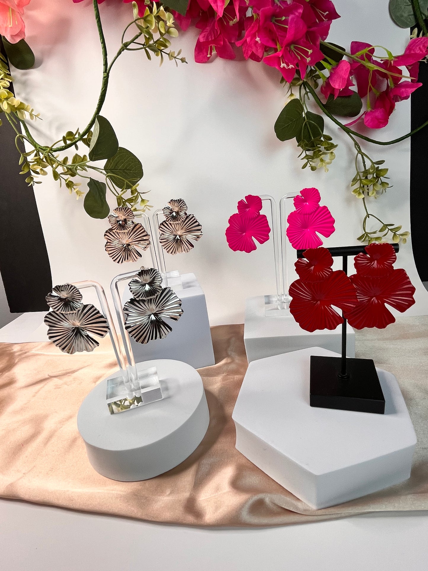 Amapola Earrings - Alloy - Flower design - Light weight - Rose Gold or Red