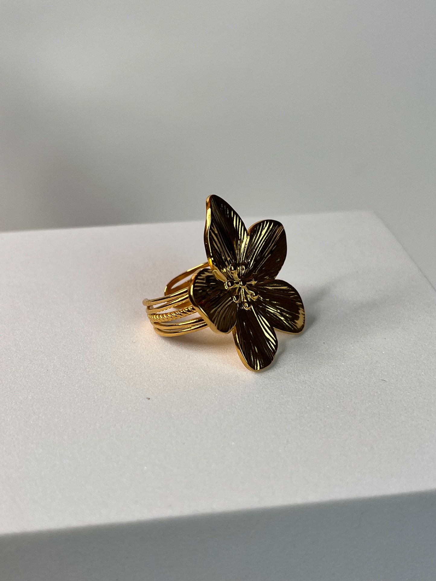 Lily Ring